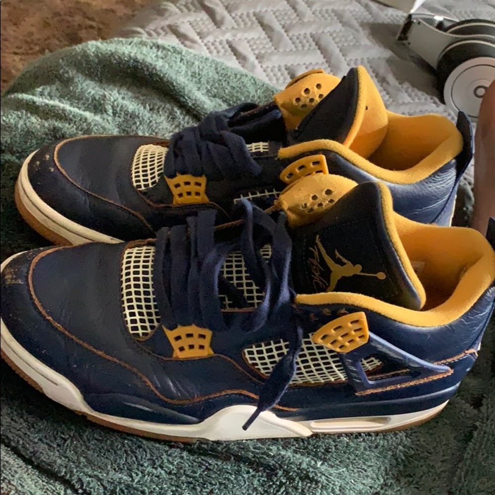 Retro 4s “above the rim”